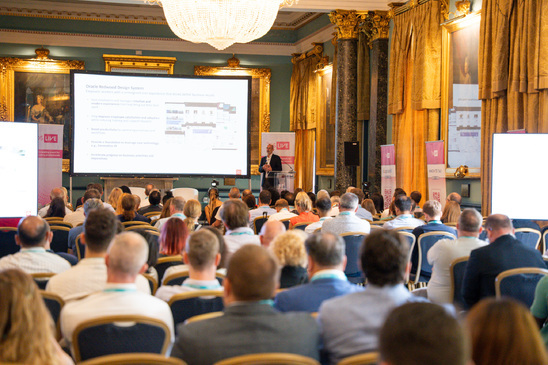 Why Join the community?  Oracle Customers   Participate in O5Live gatherings, both face-to-face and virtually!  Network with fellow Oracle enthusiasts and customers.  Interact with Oracle specialists and join their outstanding breakout discussions.